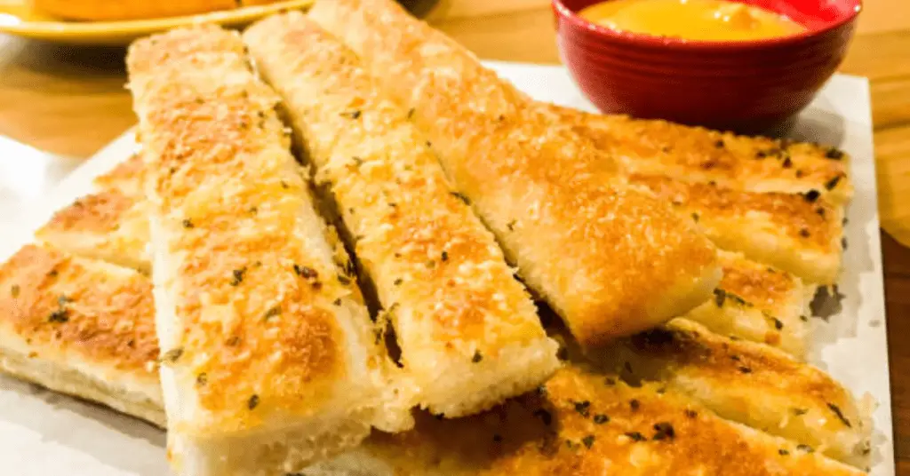 garlic-breadsticks-dominos-style